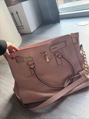Michael Kors Dusty Pink Pebbled Leather Shoulder Bag with Gold Hardware